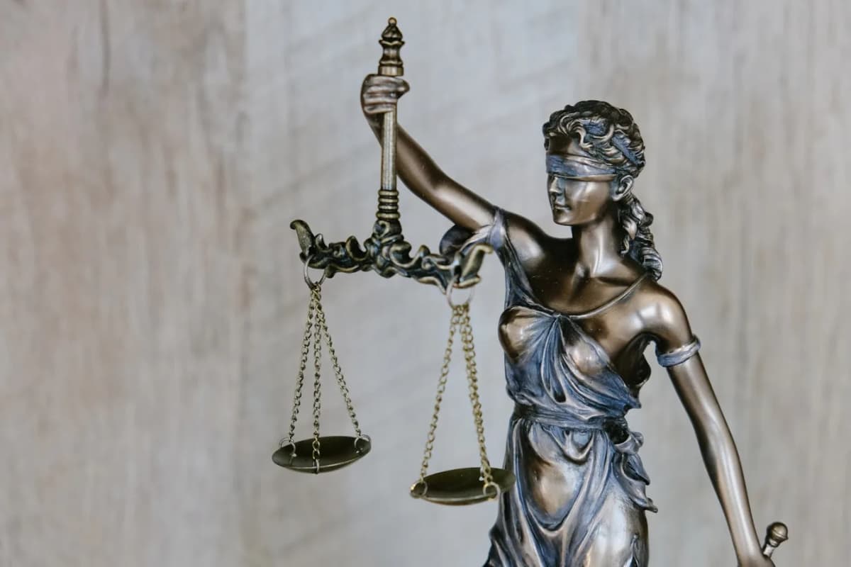 Lady Justice statue representing power of attorney documentation